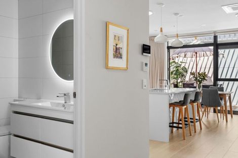 Photo of property in 204/86 Alpha Street, Cambridge, 3434