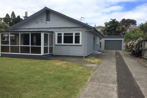 Photo of property in 16 Hinau Street, Maeroa, Hamilton, 3200