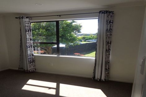 Photo of property in 12 Hamblyn Place, Ranui, Auckland, 0612