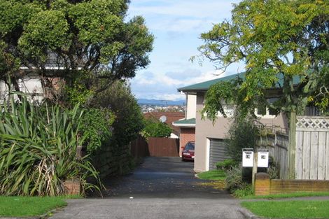 Photo of property in 2/16 Bradbury Road, Botany Downs, Auckland, 2010