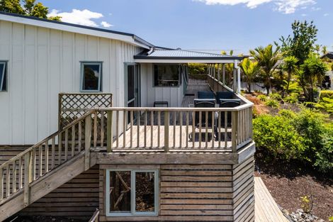 Photo of property in 1 Waterview Place, Haruru, 0204