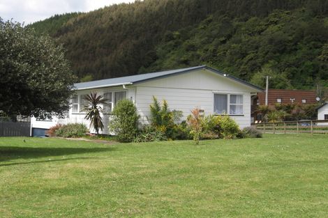 Photo of property in 17 Wharetoroa Drive, Rotoiti Forest, Rotorua, 3074