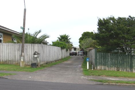 Photo of property in 1/11 Cyril Crescent, West Harbour, Auckland, 0618
