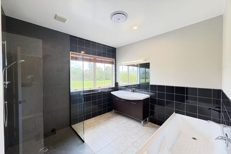 Photo of property in 246 State Highway 16, Kumeu, 0892
