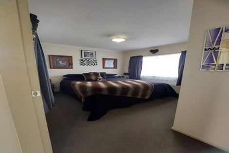 Photo of property in 42a Queenwood Road, Levin, 5510