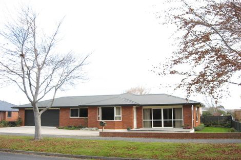 Photo of property in 11 Melville Avenue, Milton, 9220