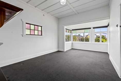 Photo of property in 25 Paynters Avenue, Strandon, New Plymouth, 4312