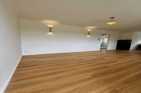 Photo of property in 3 Hartley Terrace, Massey, Auckland, 0614