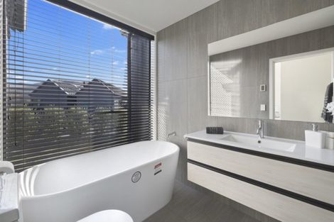 Photo of property in 4 Kotuku Lane, Jacks Point, Queenstown, 9371