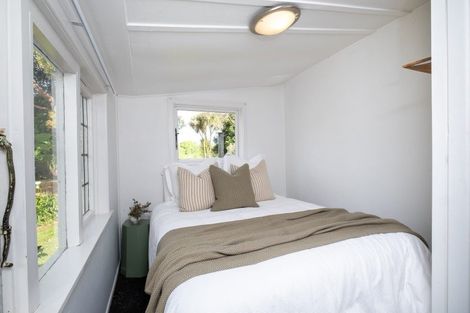 Photo of property in 42 Kuku Street, Te Awanga, 4102