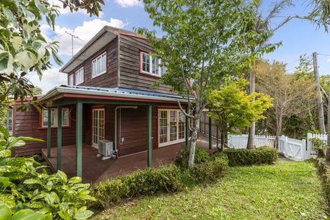 Photo of property in 2/292 Glenfield Road, Glenfield, Auckland, 0629