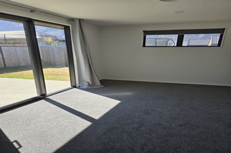 Photo of property in 3 Bale Road, Jacks Point, 9371