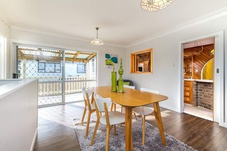 Photo of property in 11 Castaing Crescent, Te Atatu South, Auckland, 0610