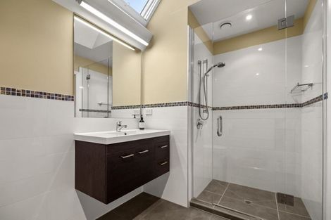 Photo of property in 33 Bernard Magnus Lane, Greenhithe, Auckland, 0632