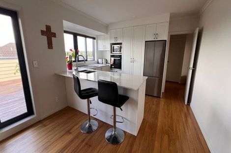 Photo of property in 1/77 Litten Road, Cockle Bay, Auckland, 2014