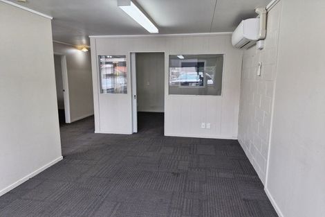 Photo of property in 1/73 Lake Road, Northcote, Auckland, 0627