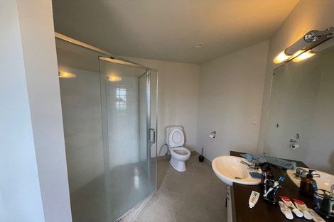 Photo of property in 2/16 Tobruk Crescent, Milford, Auckland, 0620