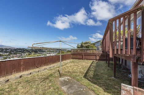 Photo of property in 4 Aramoana Place, Maupuia, Wellington, 6022