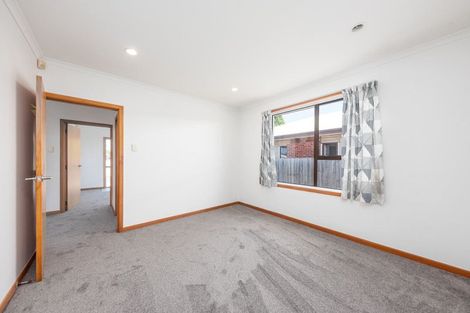 Photo of property in 122 Yaldhurst Road, Sockburn, Christchurch, 8042