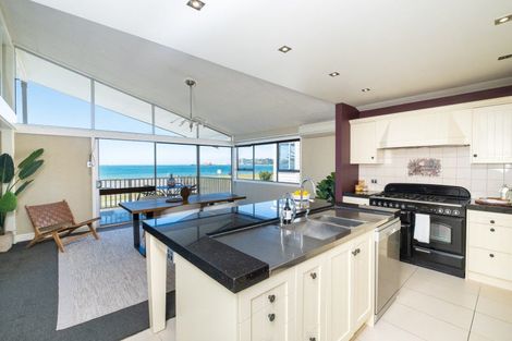 Photo of property in 26 The Esplanade, Westshore, Napier, 4110