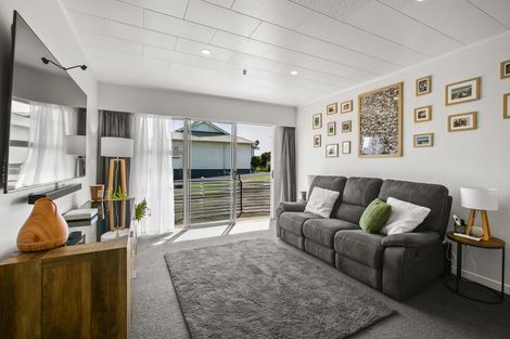 Photo of property in 76b Eliot Street, New Plymouth, 4310