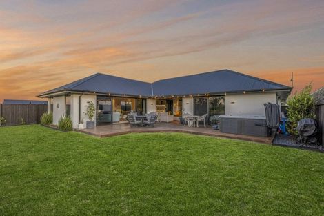 Photo of property in 55 Te Hurunui Drive, Pegasus, 7612