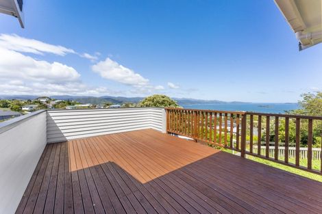 Photo of property in 29 Oakleigh Street, Maungaraki, Lower Hutt, 5010