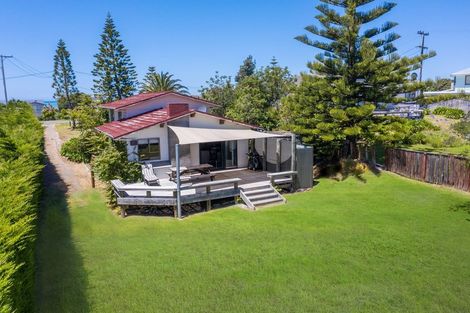 Photo of property in 12 Blue Pacific Parade, Riversdale Beach, Masterton, 5872