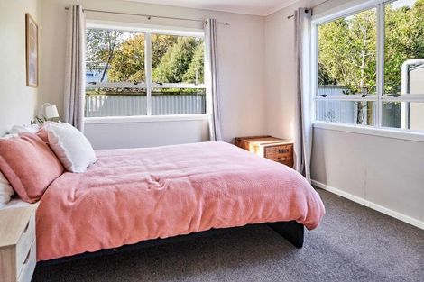 Photo of property in 25 Paekakariki Hill Road, Pauatahanui, Porirua, 5381
