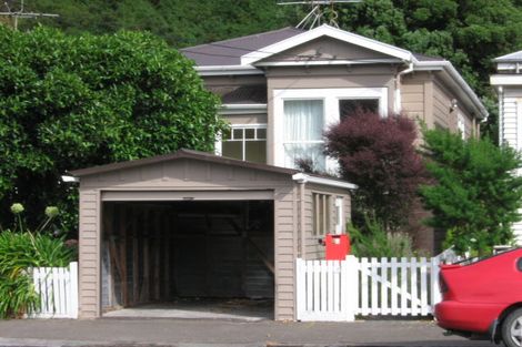 Photo of property in 36 Derwent Street, Island Bay, Wellington, 6023