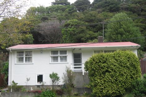 Photo of property in 43 Bird Grove, Stokes Valley, Lower Hutt, 5019