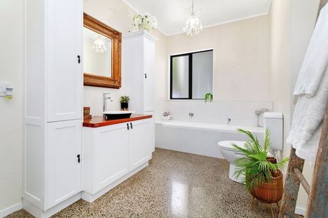 Photo of property in 40 Bing Lucas Drive, Tawa, Wellington, 5028