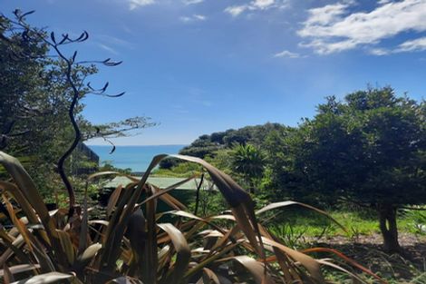 Photo of property in 28 Chelverton Terrace, Red Beach, 0932