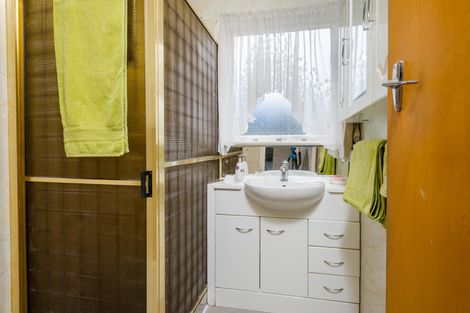 Photo of property in 38 Woodside Road, Massey, Auckland, 0614