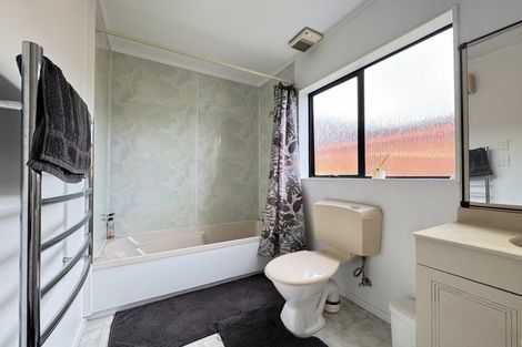 Photo of property in 40b Ashton Fitchett Drive, Brooklyn, Wellington, 6021