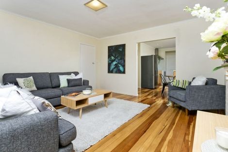 Photo of property in 2/22 Hart Road, Hauraki, Auckland, 0622