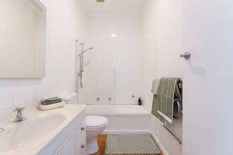 Photo of property in 41 Shandon Road, Vauxhall, Dunedin, 9013