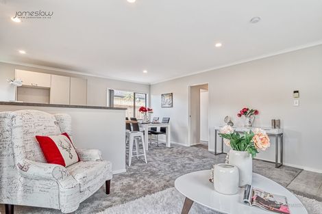 Photo of property in 2 Hamblyn Place, Ranui, Auckland, 0612