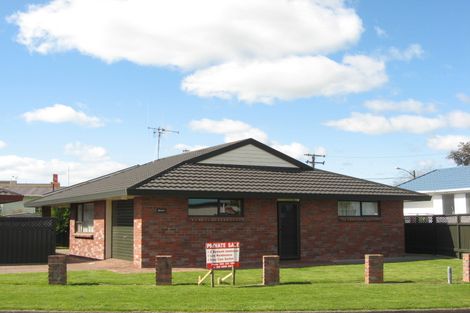 Photo of property in 6 Hammond Street, Bulls, 4818