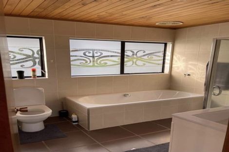 Photo of property in 70 Hadfield Street, Beach Haven, Auckland, 0626