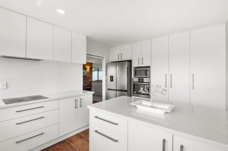 Photo of property in 181 Carlisle Road, Northcross, Auckland, 0632