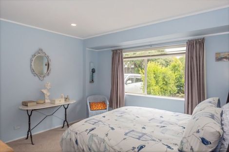 Photo of property in 5 Shadon Place, Stanmore Bay, Whangaparaoa, 0932