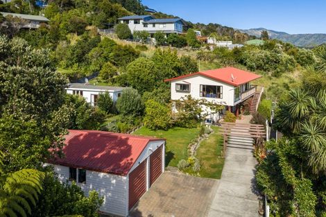 Photo of property in 5 Amelia Crescent, Waikawa, Picton, 7220