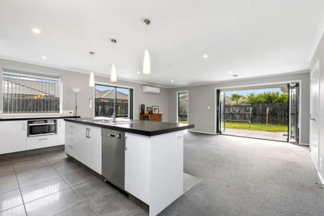 Photo of property in 23 Rainey Crescent, Papamoa Beach, Papamoa, 3118