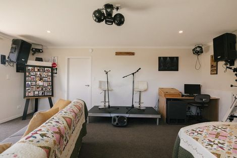 Photo of property in 50a Pratt Avenue, Foxton Beach, Foxton, 4815