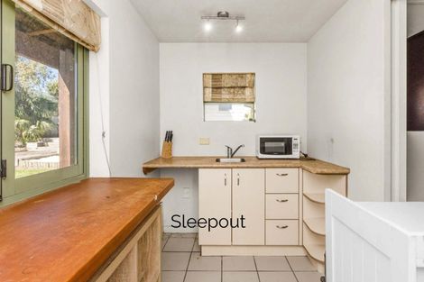 Photo of property in 66 Middle Road, Havelock North, 4130