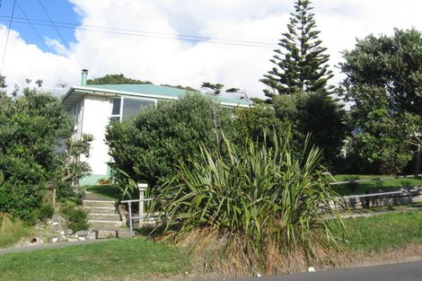 Photo of property in 13 Pikarere Street, Titahi Bay, Porirua, 5022