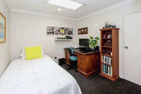 Photo of property in 21 Byblos Place, The Gardens, Auckland, 2105