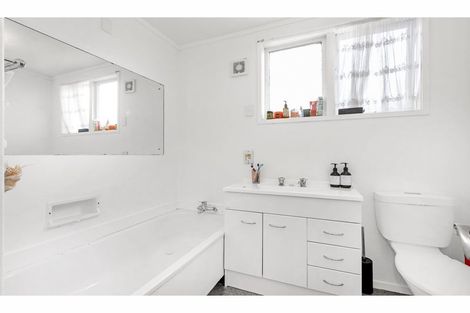 Photo of property in 70 Wainui Road, Raglan, 3225