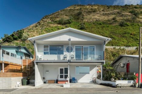 Photo of property in 138 Owhiro Bay Parade, Owhiro Bay, Wellington, 6023